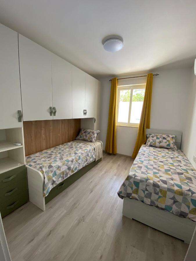 Modern Apartment With Large Outdoor Area - Sleeps 7, Close To Malta International Airport ลูอะ ภายนอก รูปภาพ