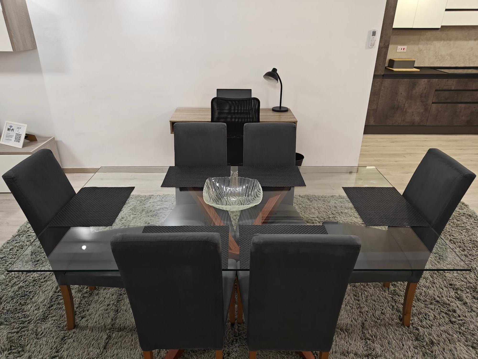 Modern Apartment With Large Outdoor Area - Sleeps 7, Close To Malta International Airport ลูอะ ภายนอก รูปภาพ