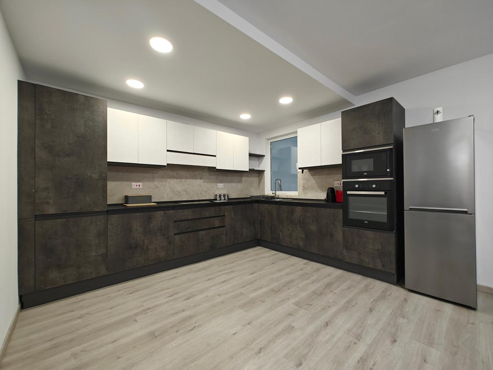 Modern Apartment With Large Outdoor Area - Sleeps 7, Close To Malta International Airport ลูอะ ภายนอก รูปภาพ